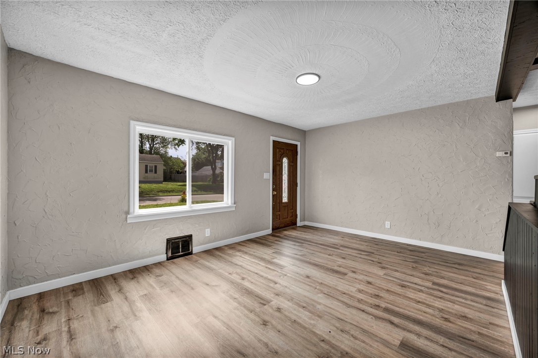Knollwood - Residential