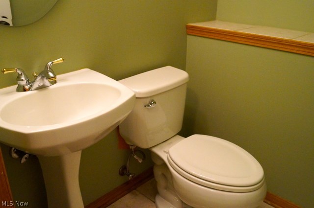 Main image without alt text