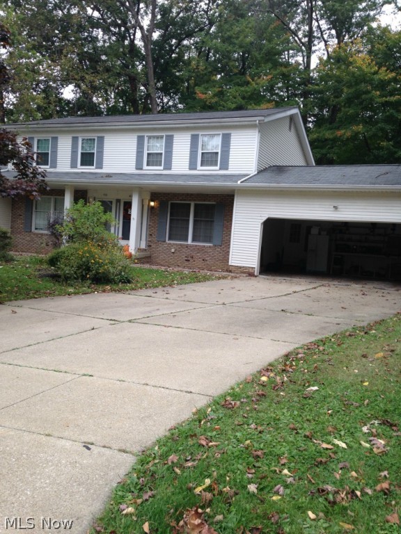 Sunny, spacious and newly remodeled townhome available in Stow! This fantastic unit has so much to offer! It boasts a family
room with a fireplace that opens to the remodeled eat in kitchen, a formal dining room and living room, a 3 season room, and
a half bath finish the first floor. Upstairs you will find a very large master bedroom with double closets and a roomy second
bedroom as well as a newly updated full bathroom with a brand new tub surround. The basement is partially finished and has
plenty of room for storage. The attached 2 car garage and wooded views off from your back patio just add to the many
desirable features of this home. Dont miss this one!
All adult occupants must apply online, We run credit, criminal and eviction history. Available for move in after April 1st.