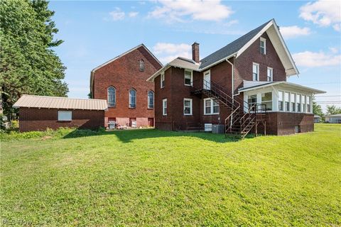 Tiny photo for 2409 Gilbert Avenue NE, Canton, OH 44705 (MLS # 5190569)