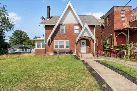 Tiny photo for 2409 Gilbert Avenue NE, Canton, OH 44705 (MLS # 5190569)