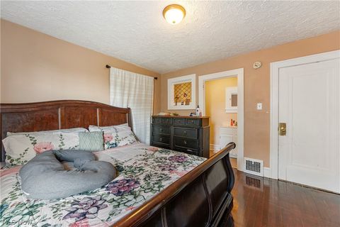 Tiny photo for 2409 Gilbert Avenue NE, Canton, OH 44705 (MLS # 5190569)