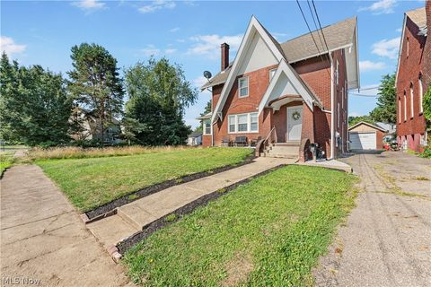 Tiny photo for 2409 Gilbert Avenue NE, Canton, OH 44705 (MLS # 5190569)