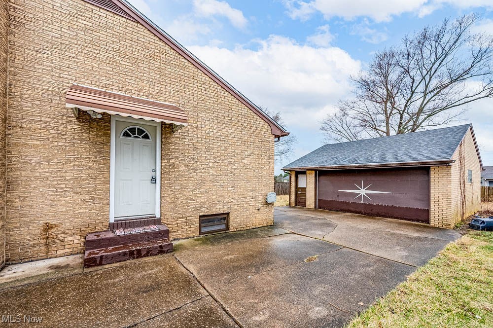 742 Devitt Avenue, Campbell, Ohio image 39