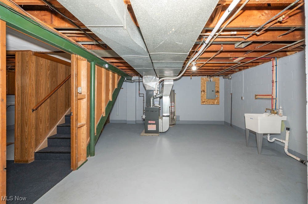 742 Devitt Avenue, Campbell, Ohio image 32