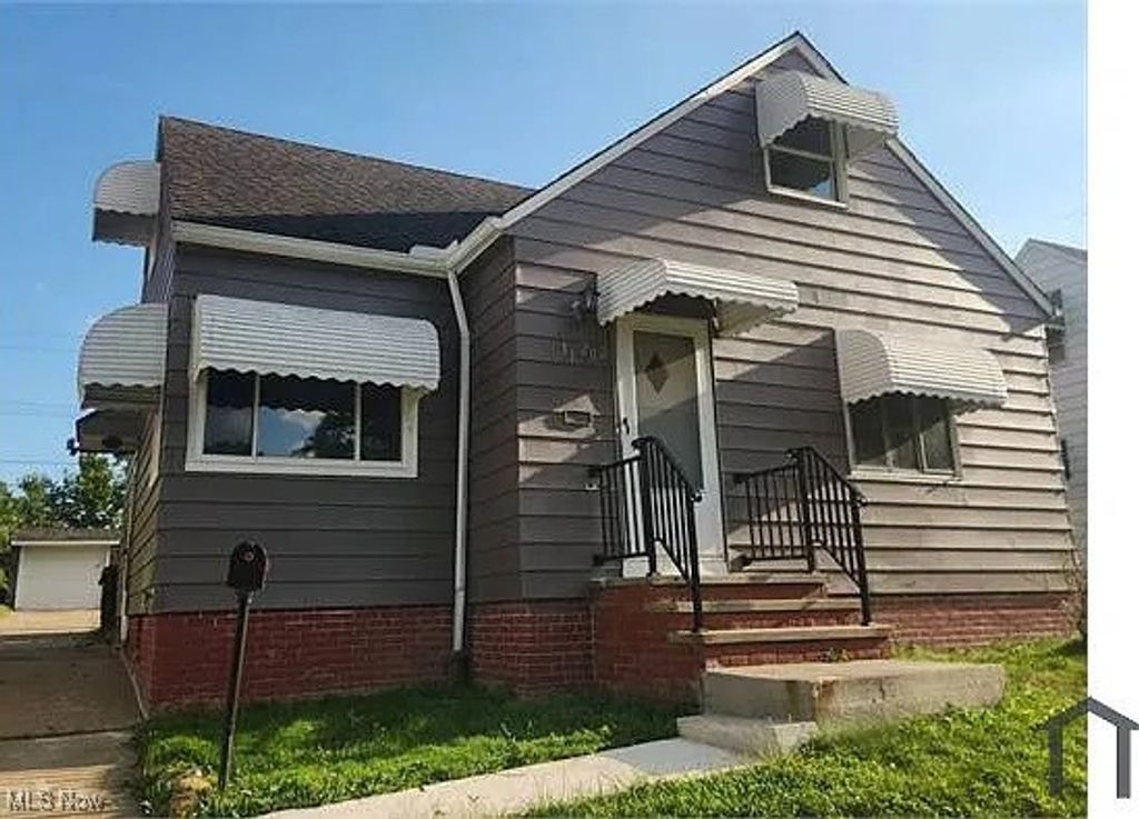 Photo of 11202 Mountview Avenue, Garfield Heights, OH 44125 (MLS # 5176790)