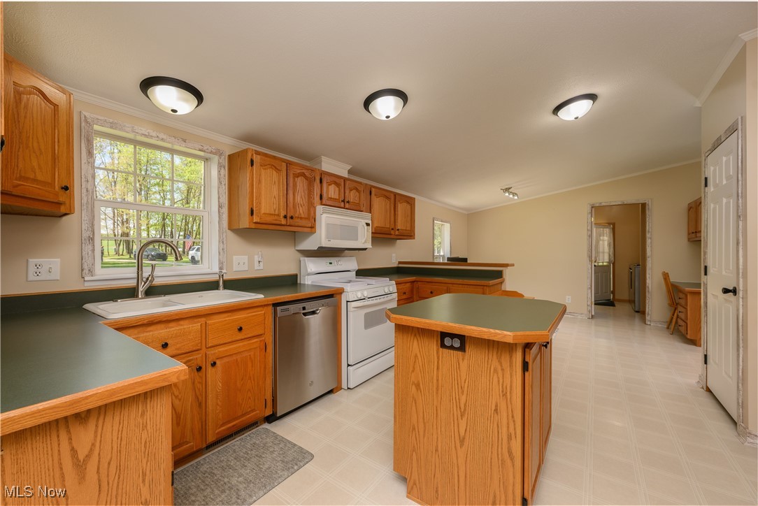 8541 Lee Road, Malvern, Ohio image 27