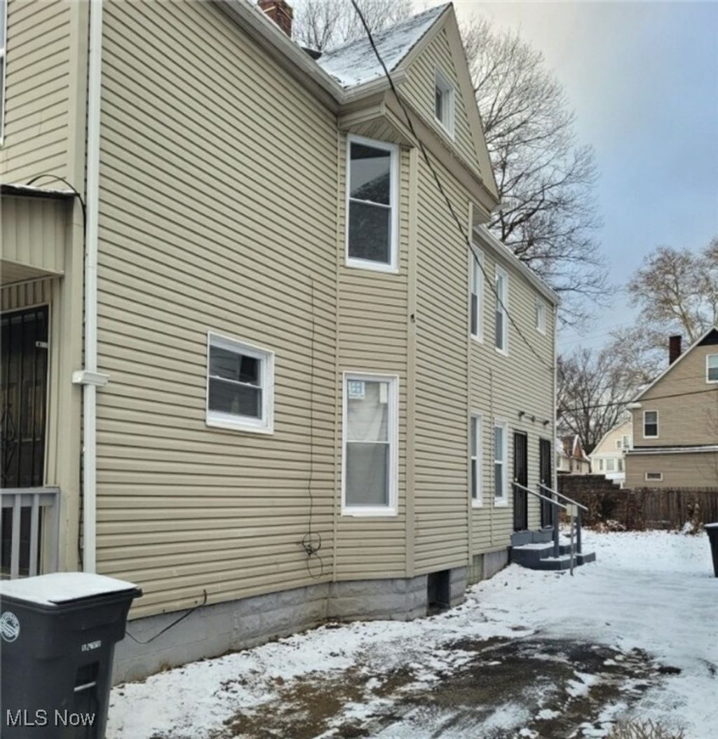 Photo of 10117 Hampden Avenue, Cleveland, OH 44108 (MLS # 5182084)