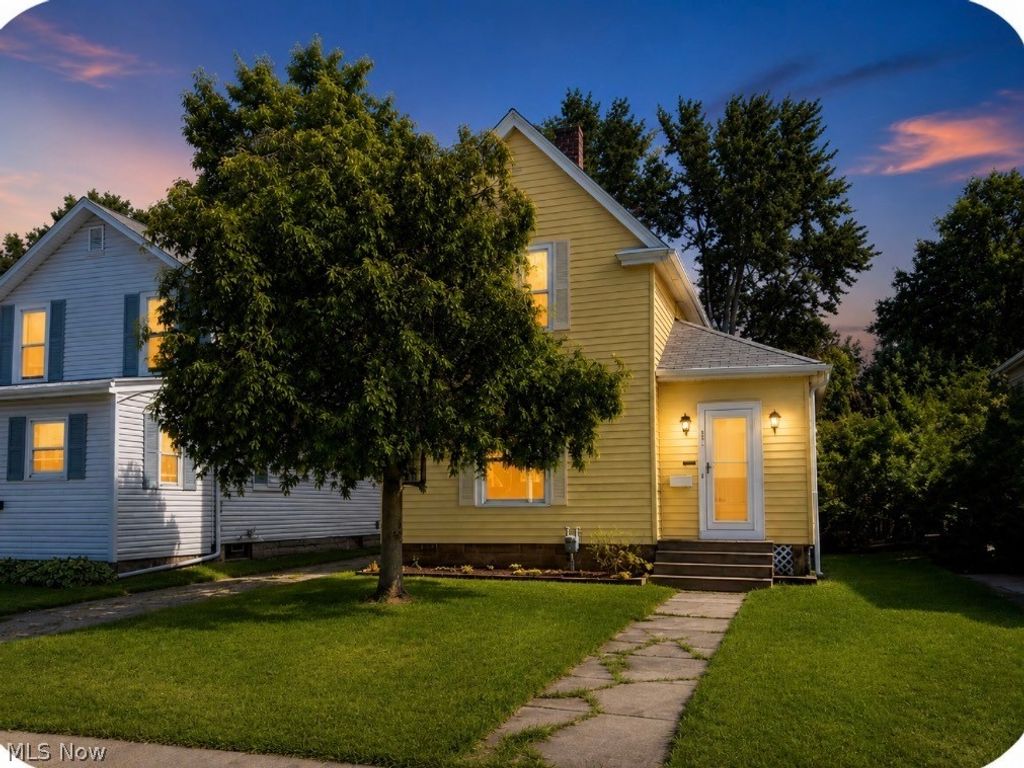 Photo of 339 Columbus Street, Elyria, OH 44035 (MLS # 5214648)