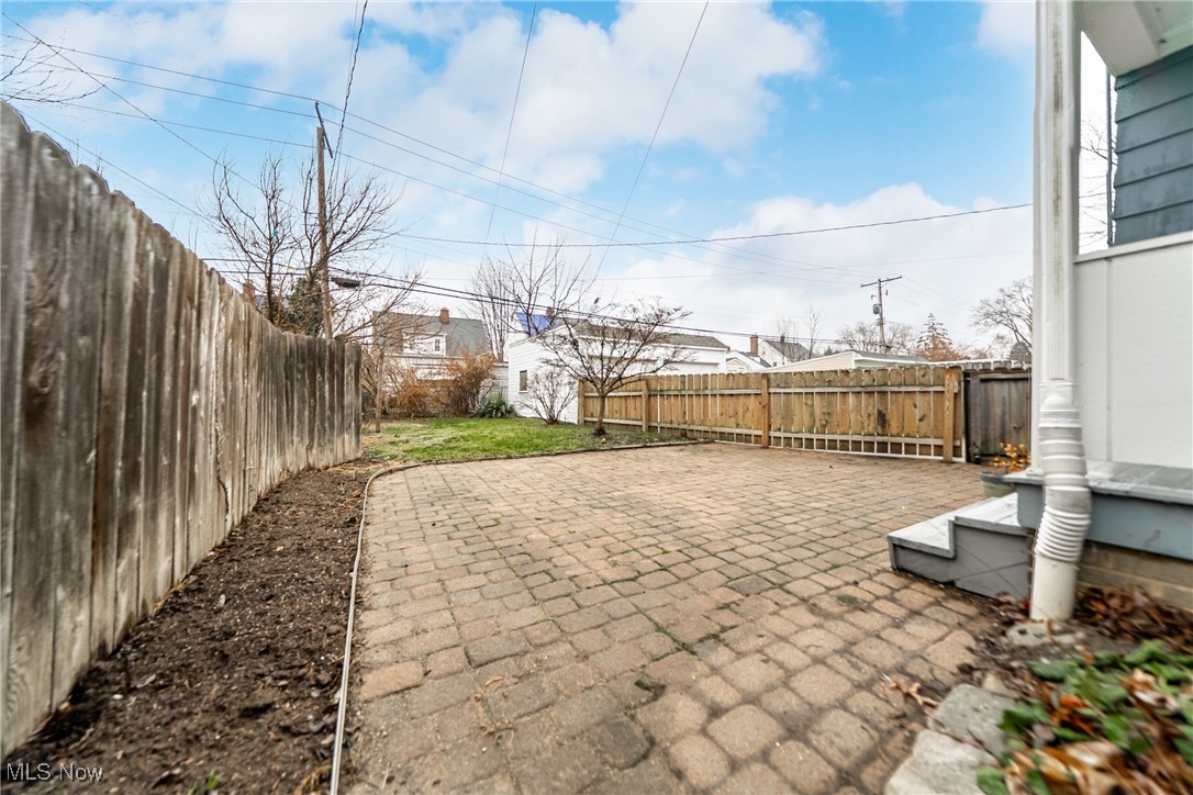 Utopia Beach 04 - Residential