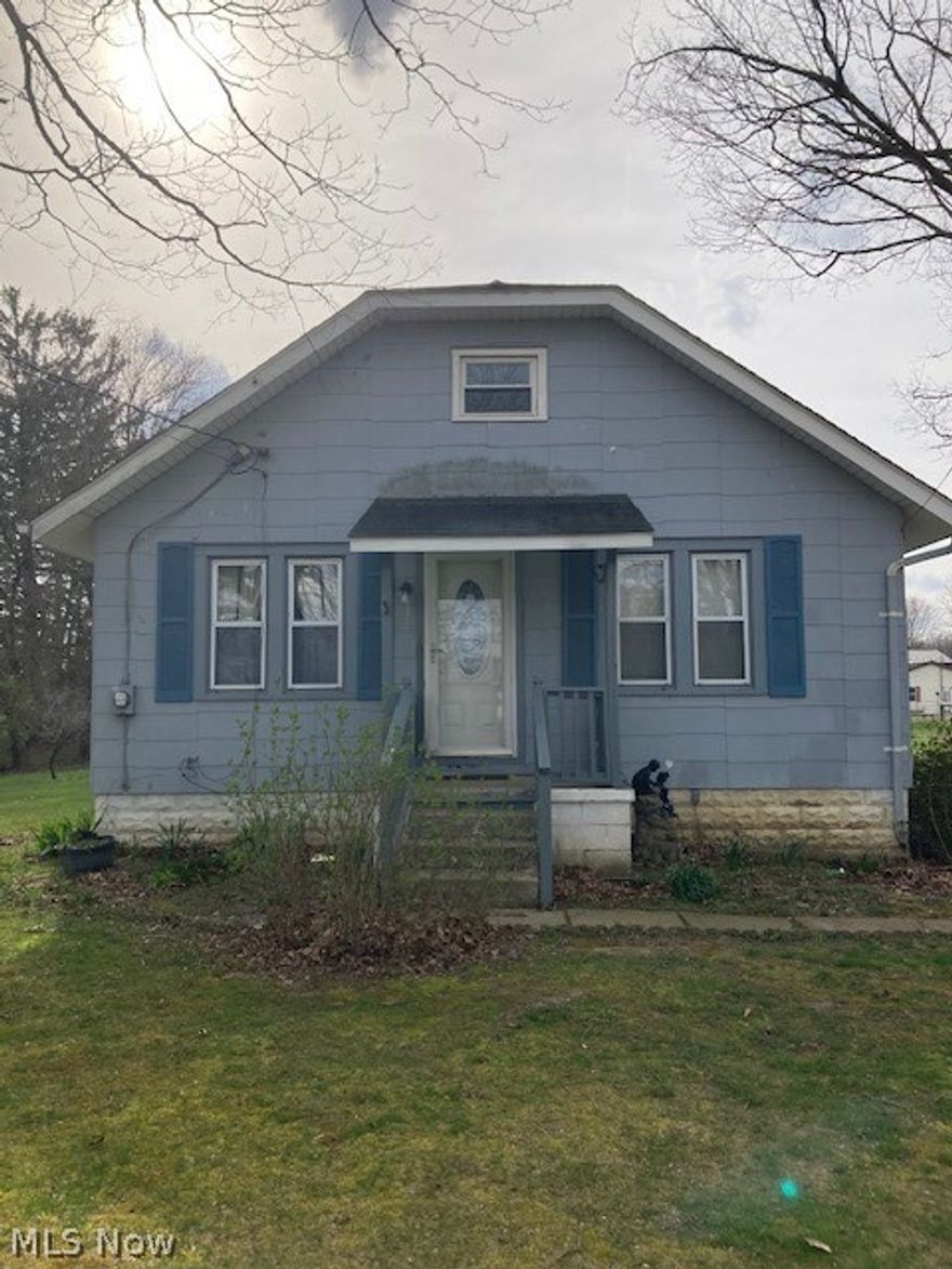 OPEN HOUSE - Sunday April 14th - 12pm -2pm

Country living!  Cute two bedroom one bath one floor living with a lot of potential.  First floor laundry.  Walk up attic that could be finished for extra living space.  Large enclosed back porch. Central air!  Two car detached garage.  Property being sold "as is".  Sellers will upgrade septic as required by TCHD.