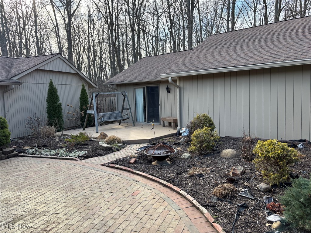 33096 Cedar Branch Circle, North Ridgeville, Ohio image 2