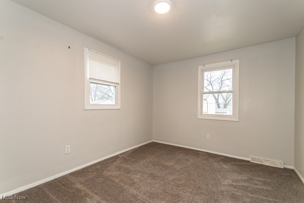 1028 Garden Road, Willoughby, Ohio image 16