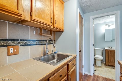 Tiny photo for 115 S Rocky River Drive #303, Berea, OH 44017 (MLS # 5202875)