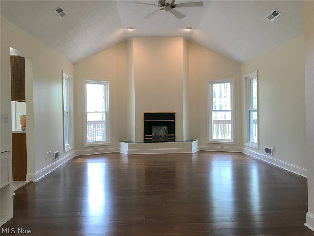 Roaming Rock Shores - Residential