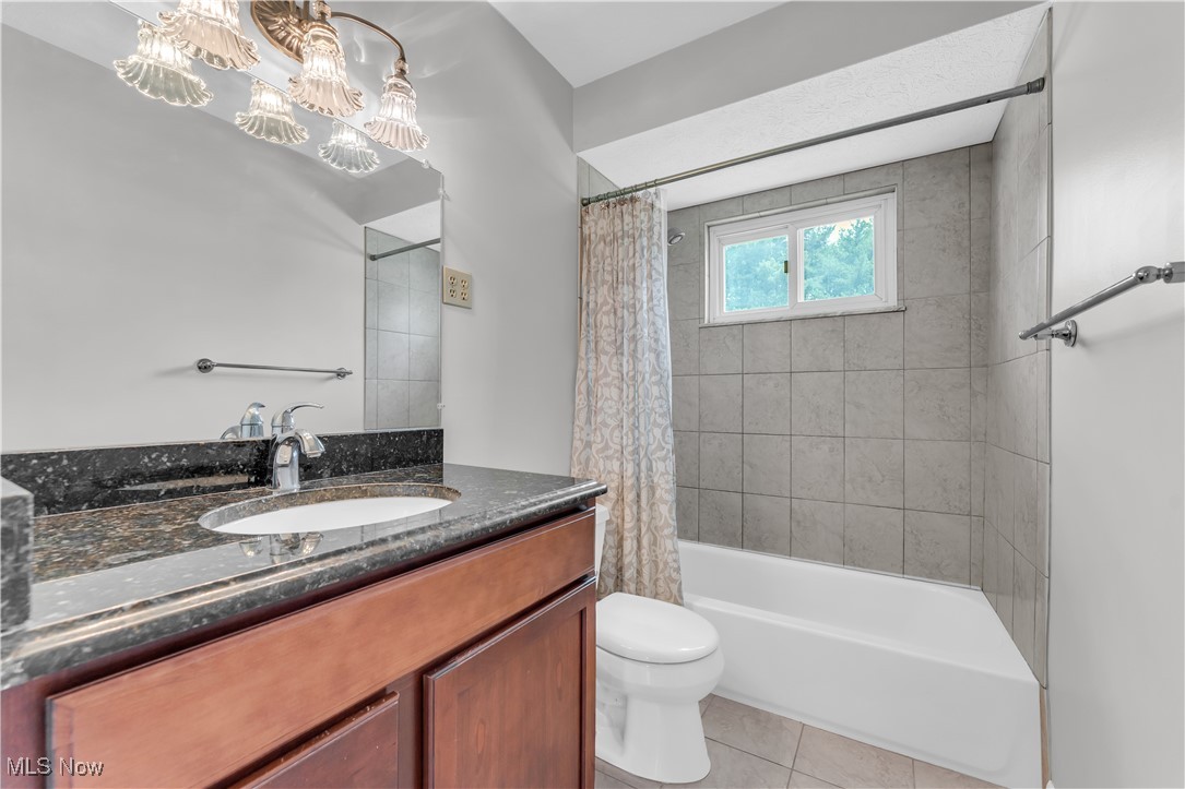 6095 Stark Drive, Brook Park, Ohio image 12