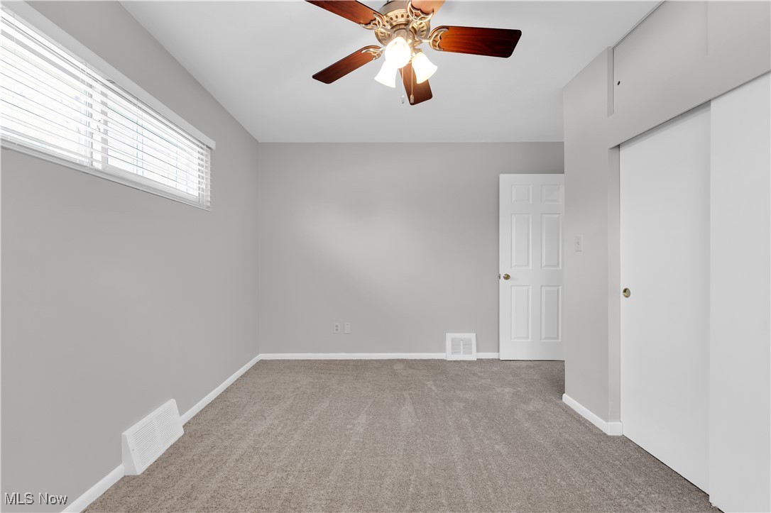 6095 Stark Drive, Brook Park, Ohio image 17