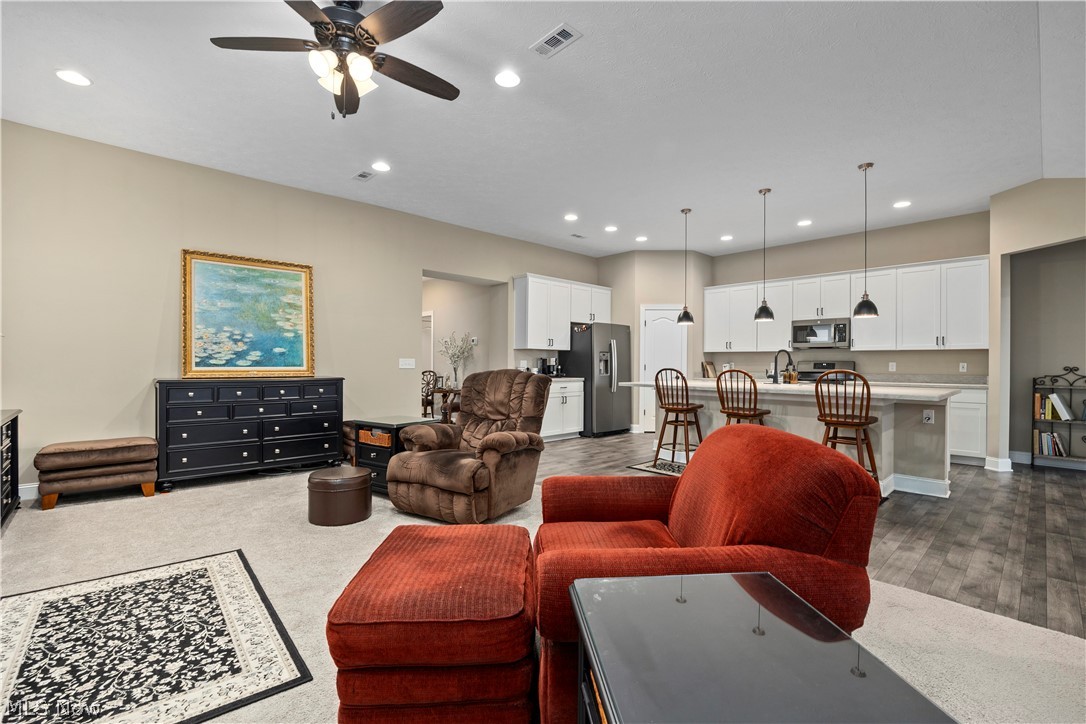 Four Seasons/Chestnut Rdg Sub - Residential