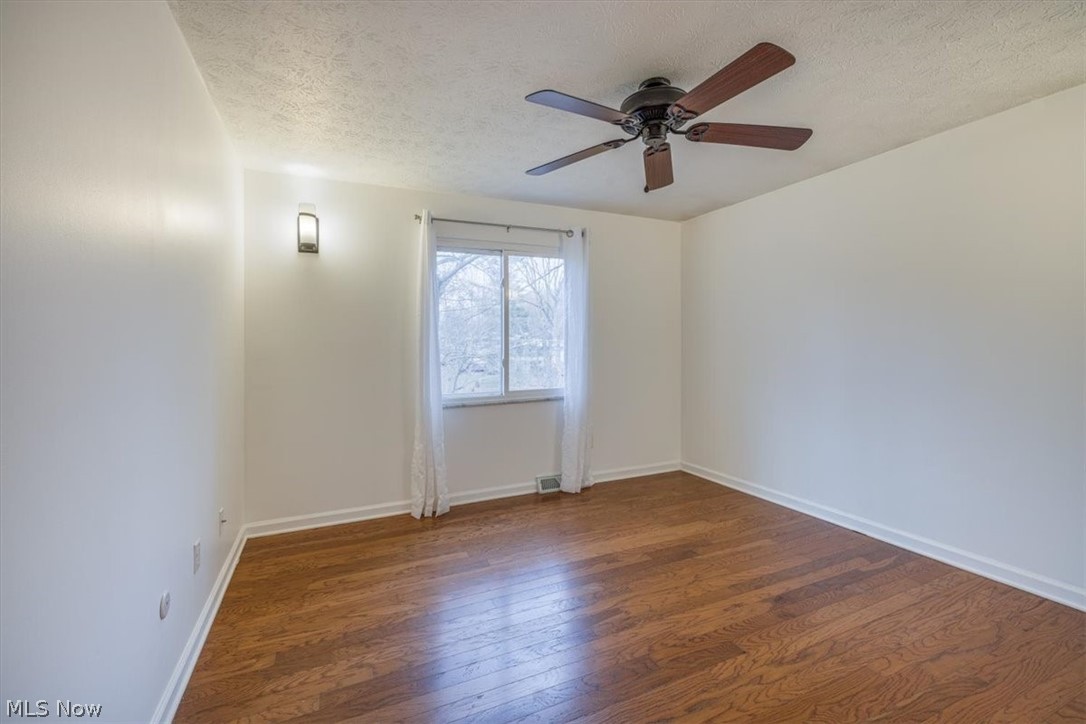 Sidney Simons 01 - Residential