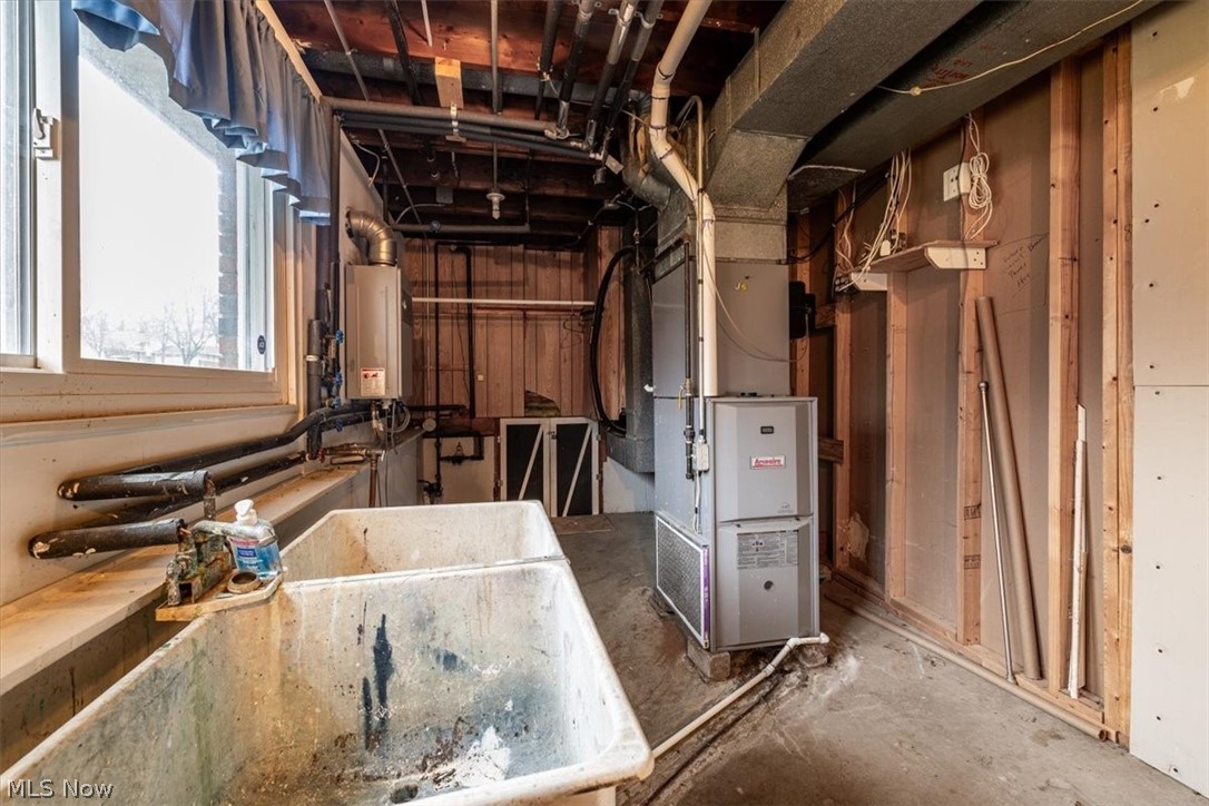 Sidney Simons 01 - Residential