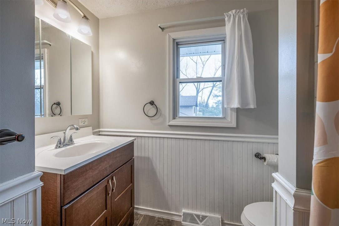 Sidney Simons 01 - Residential