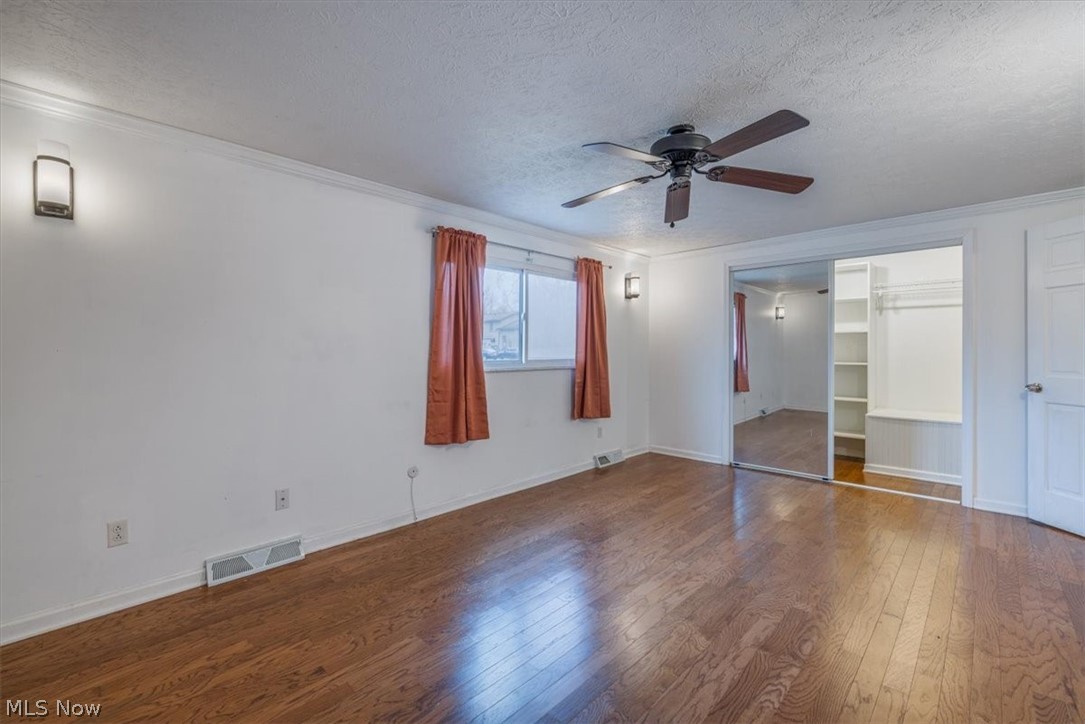 Sidney Simons 01 - Residential