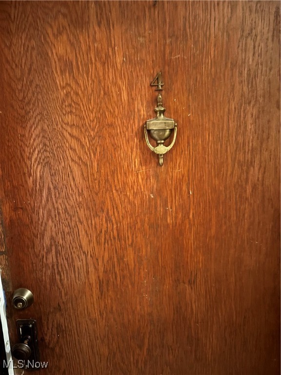 Euchts - Commercial Sale