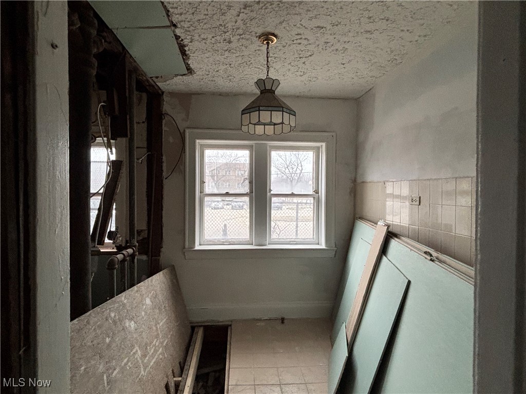 Euchts - Commercial Sale