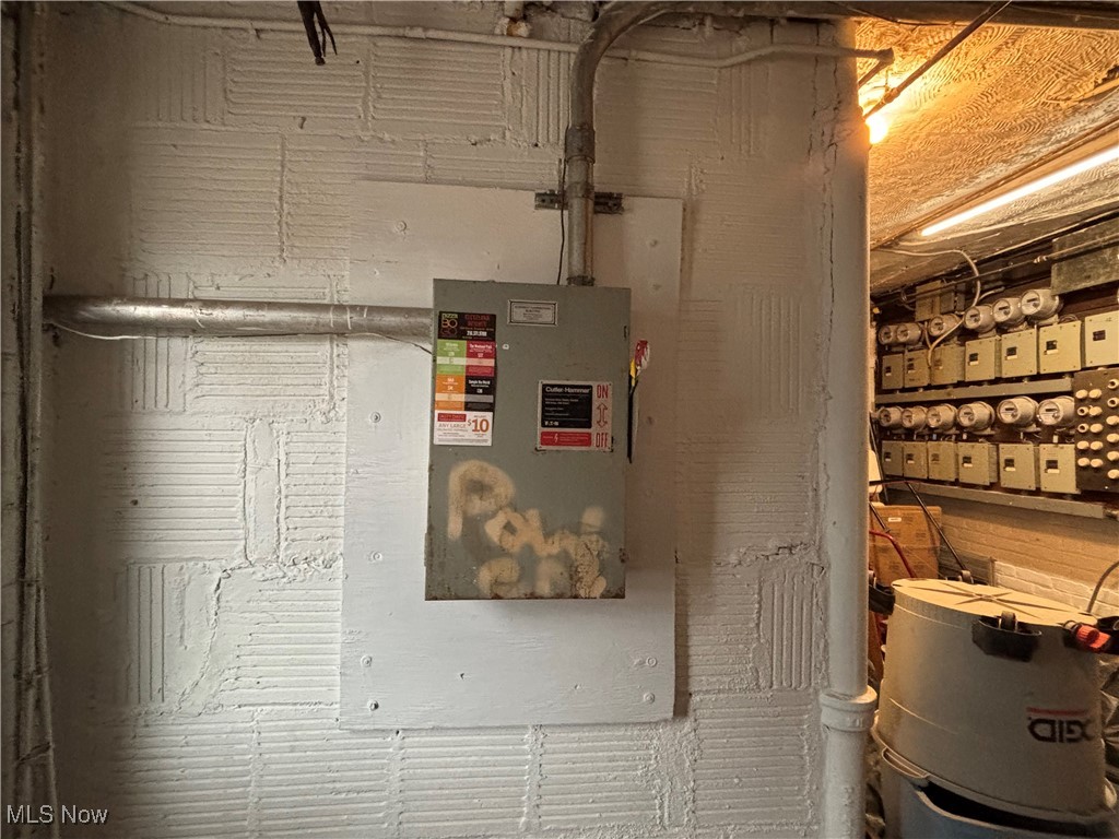 Euchts - Commercial Sale