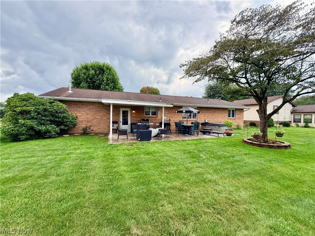 447 Rosch Court SW