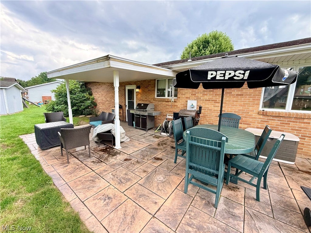 447 Rosch Court SW