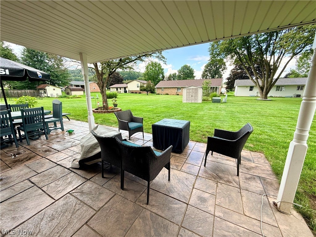 447 Rosch Court SW