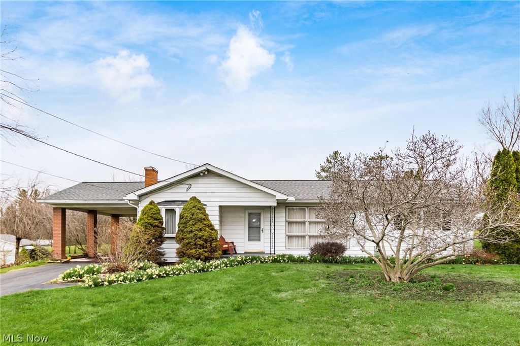 Photo of 2419 Chandlersville Road, Zanesville, OH 43701 (MLS # 5196127)
