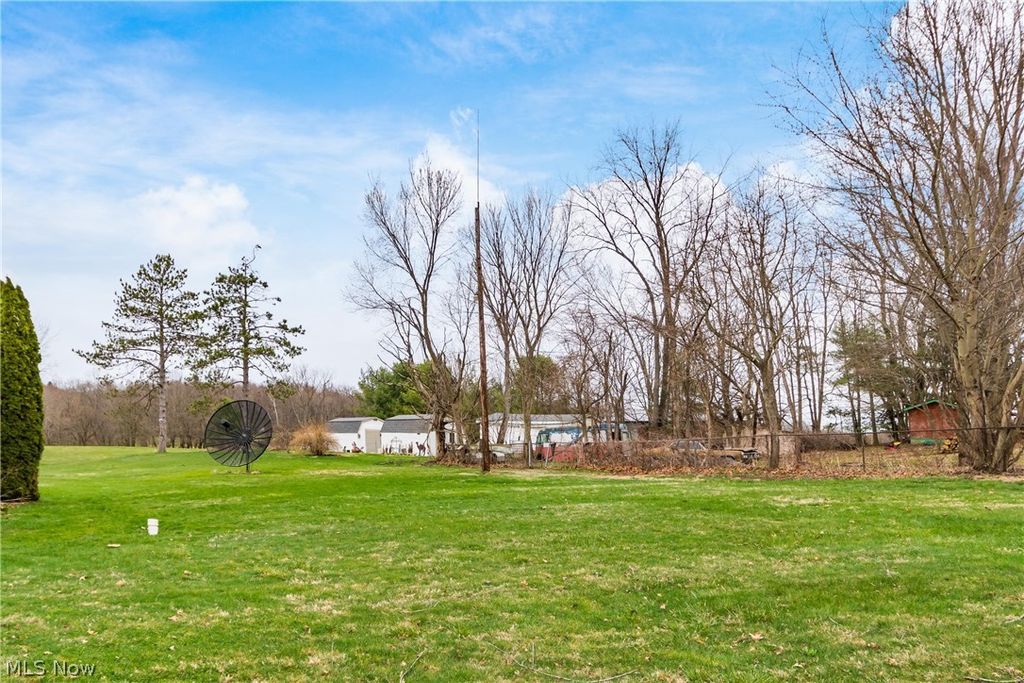 Photo of 2419 Chandlersville Road, Zanesville, OH 43701 (MLS # 5196127)