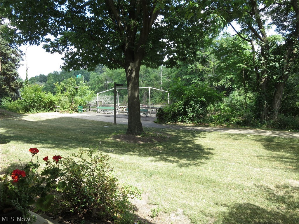 Ledgewater Falls Condo - Residential