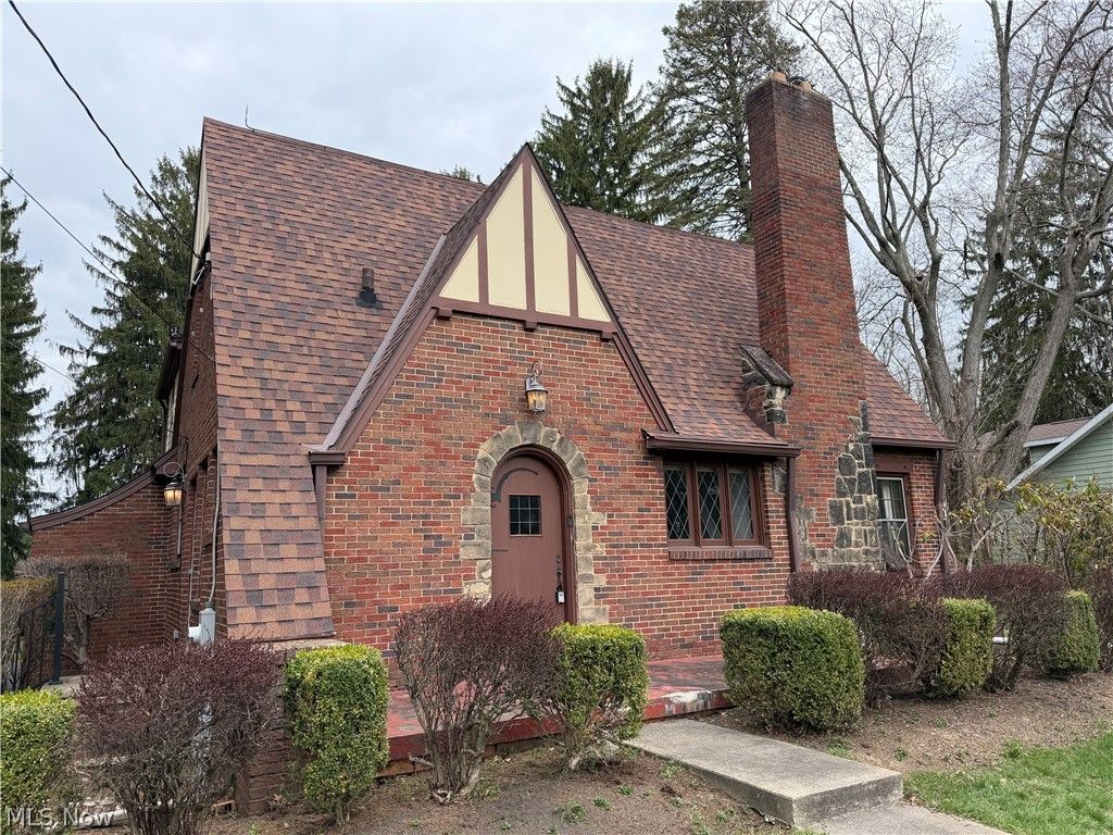 Photo of 1133 Bellview Street NE, Canton, OH 44721 (MLS # 5201244)