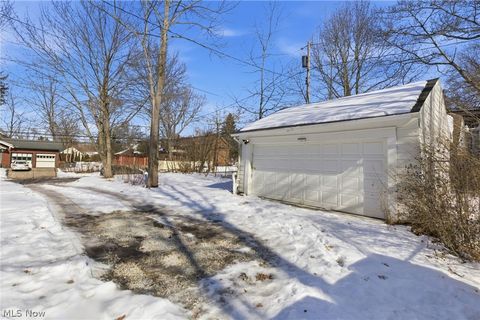 Tiny photo for 621 Greenwood Avenue, Akron, OH 44320 (MLS # 5187347)