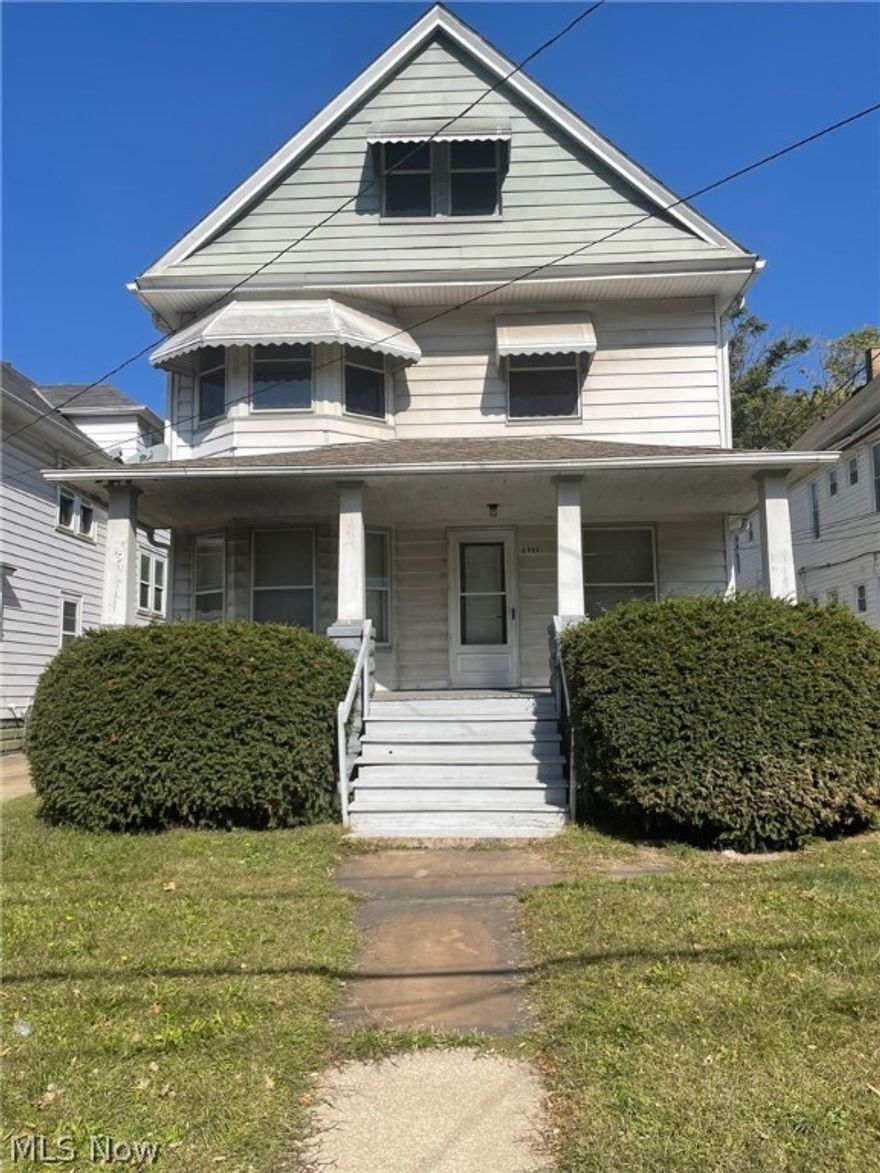 Clean! Safe! Affordable Housing! 2 bed 1 bath and plenty of space! Freshly painted with new carpet, frigde and stove included. Move in ready.Come make this house a home! Rental requirements:Credit score of 600+. 500 - 600 is considered conditional.Less than 3 items in collections, excluding student loan and medical. Monthly income of 2.5 times the amount of the monthly rent.Thorough and Complete Criminal and Eviction Check.
$50 Non Refundable App Fee for all Adults who will be occupying the property.Applications can only be completed online.Typical Security Deposit equivalent to one months rent, pending results of background checks. Tenants must have the electric and gas transferred into their name and obtain renters insurance prior to receiving keys to the property.