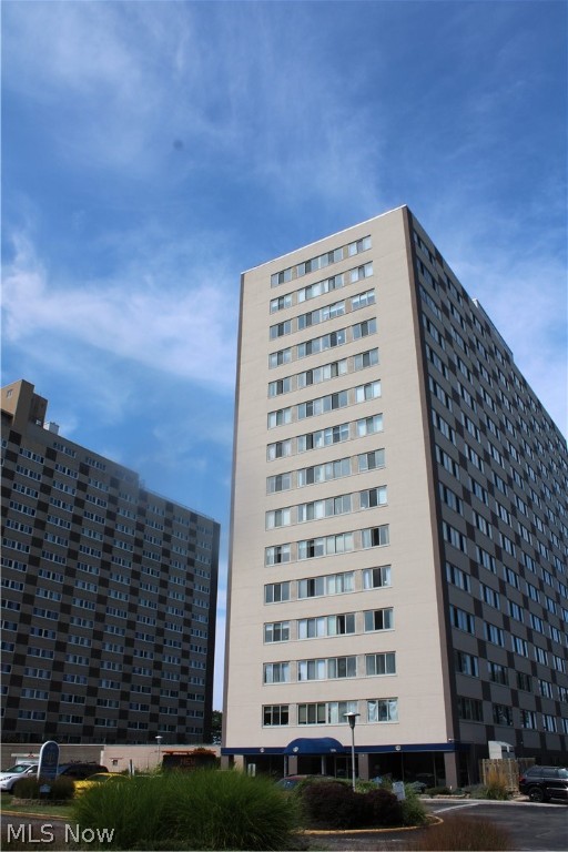 Marine Towers East - Residential