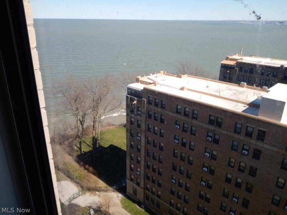 Marine Towers East - Residential