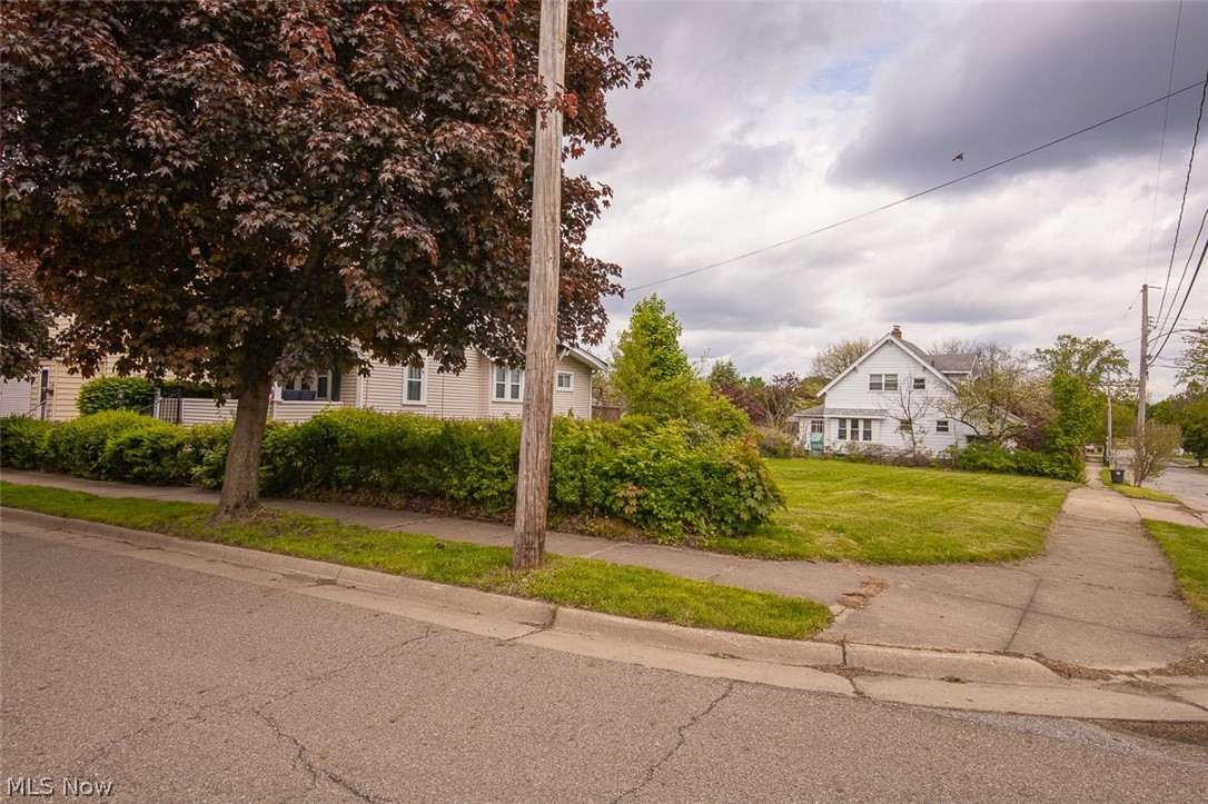 Shadyside - Land