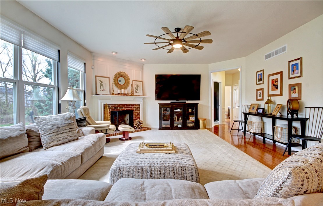 35317 Emory Drive, Avon, Ohio image 11