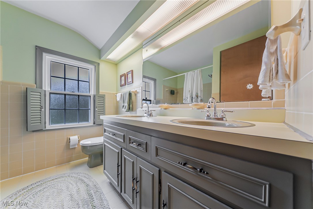 20110 Carolyn Avenue, Rocky River, Ohio image 39