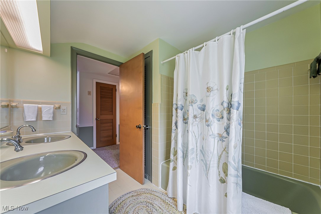 20110 Carolyn Avenue, Rocky River, Ohio image 40