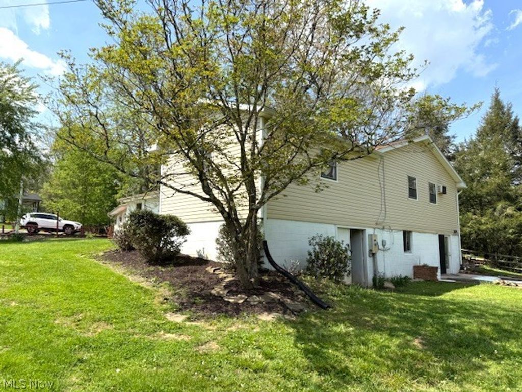 Photo of 300 Eastlawn Circle, Zanesville, OH 43701 (MLS # 5203383)