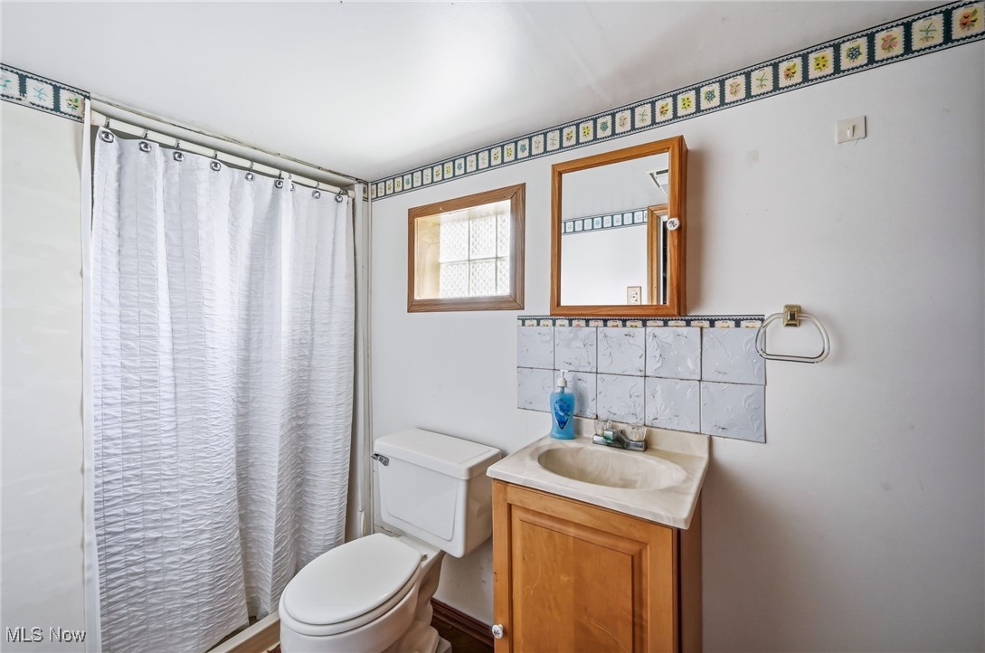 Salem, Ohio 44460, United States, 3 Bedrooms Bedrooms, ,5 BathroomsBathrooms,Residential,Active,232716