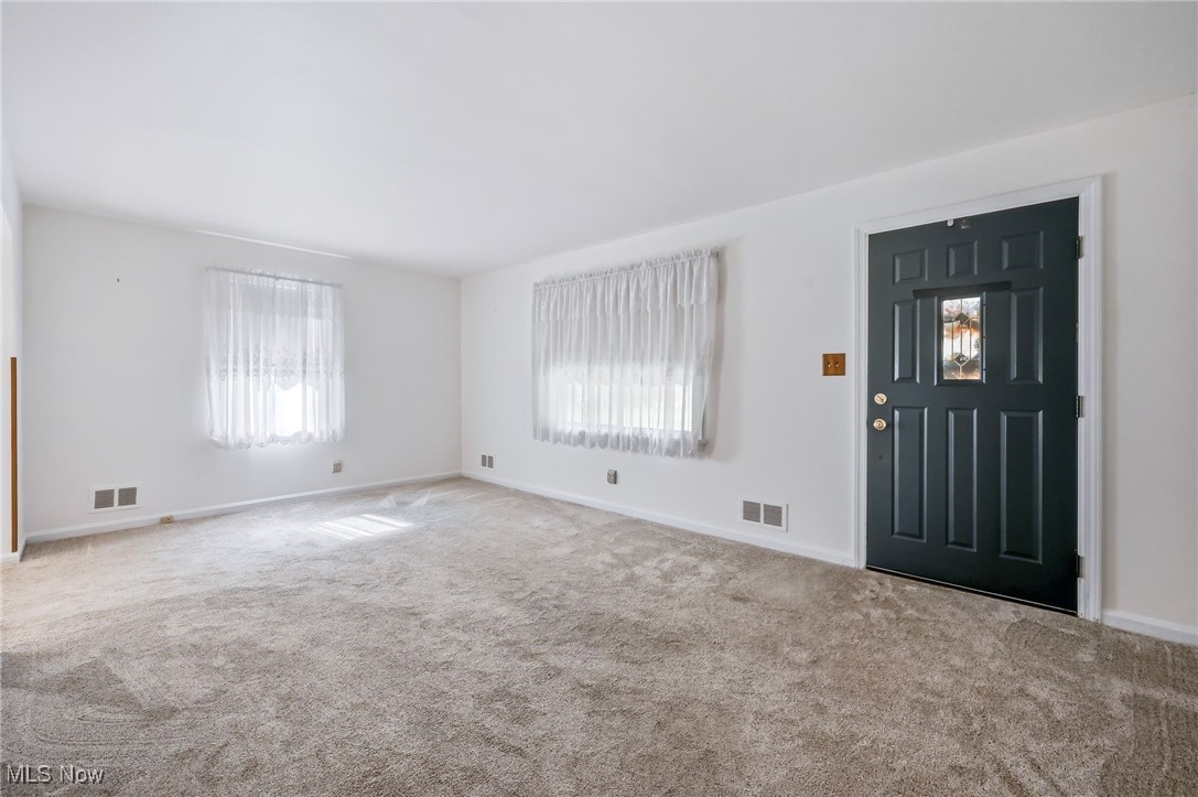 Salem, Ohio 44460, United States, 3 Bedrooms Bedrooms, ,5 BathroomsBathrooms,Residential,Active,232716