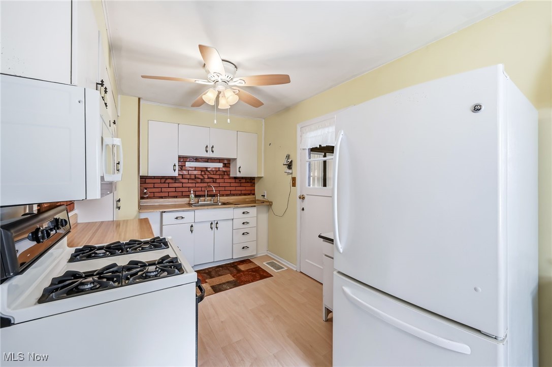 Salem, Ohio 44460, United States, 3 Bedrooms Bedrooms, ,5 BathroomsBathrooms,Residential,Active,232716