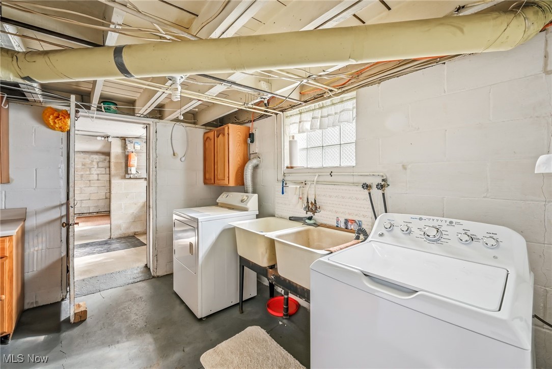 Salem, Ohio 44460, United States, 3 Bedrooms Bedrooms, ,5 BathroomsBathrooms,Residential,Active,232716