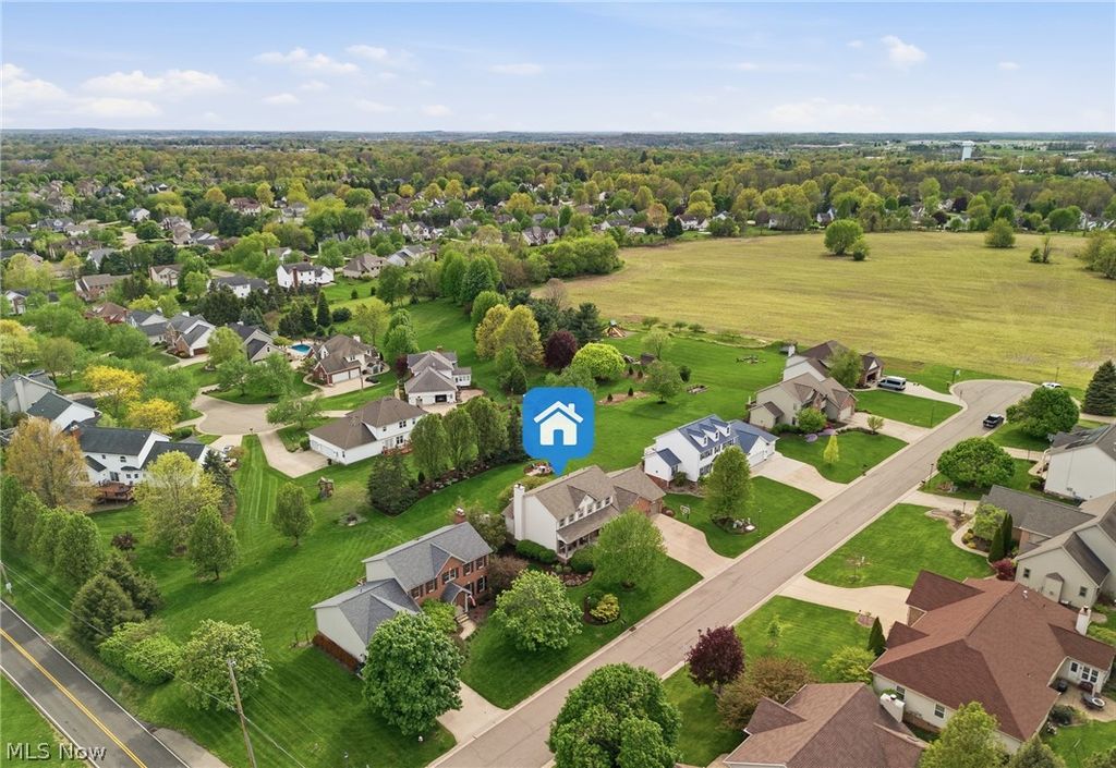 Photo of 2536 Chadwell Circle NW, North Canton, OH 44720 (MLS # 5204367)